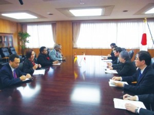 茂木経産相、モザンビーク鉱物資源大臣と会談　支援要請、ブボー輸送枠を確保へ