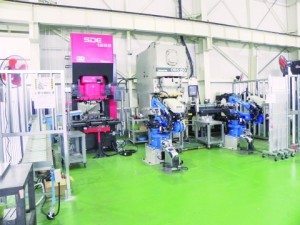 ダイネツ商事、プレスロボットライン稼働　多様なニーズに対応