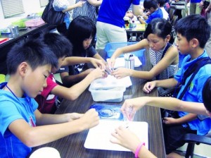 鉄連、名古屋で　鉄の不思議教室　小学生72人参加