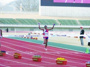 ＪＦＥスチール、「第43回全日本実業団ハーフマラソン大会」　ディランゴ選手初優勝