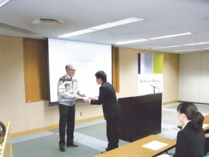 ロベルト・ロッカ奨学金、大学院生８人に授与　エヌケーケーシームレス鋼管