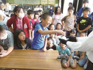 愛知製鋼、5小学校で「鉄の教室」