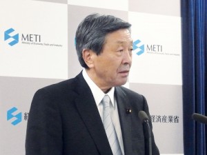 林経産相、強い経済の実現に全力