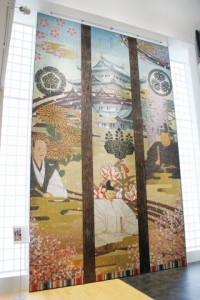 織田信長公、豊臣秀吉公、徳川家康公をタイル壁画で再現　LIXILショールーム名古屋
