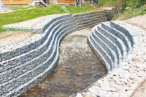 日鉄住金建材、「カゴ枠」シリーズ化　商品力強化　軽量化実現　道路・河川向け拡販