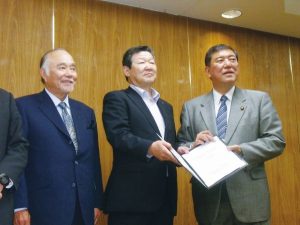 JAPIC、石破大臣に提言書　地方創生へ官民連携