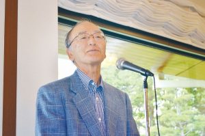 シニア優勝で挨拶する三村氏