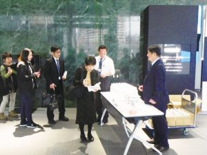 神戸製鋼所、神戸本社で帰宅訓練　距離感・疲労感を体感