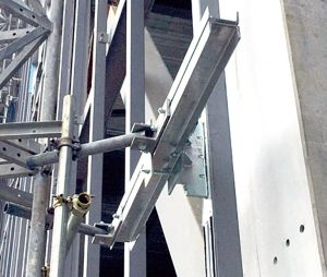 タカミヤと安藤ハザマ、足場用｢壁繋ぎ｣効率化