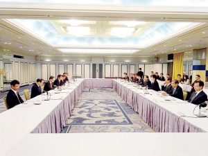 鉄連・梶山経産相懇談　業界発展へ最大限支援