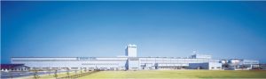 産業新聞アーカイブ　17年11月8日掲載　【工場ルポ】　日新製鋼・東予製造所（上）「ＺＡＭ」主力生産拠点／構内輸送を完全無人化