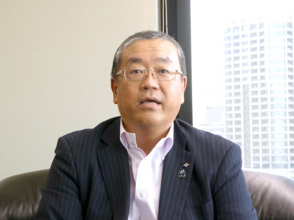 財務・経営戦略を聞く　神戸製鋼所専務　勝川四志彦氏　7-9月需要注視　減産対応を見極め　キャッシュフロー改善上乗せ