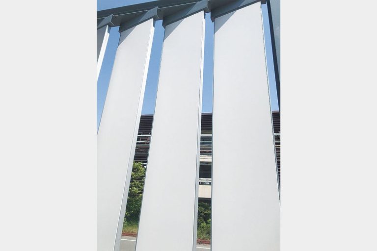 日鉄鋼板、軽量・高強度ルーバー発売