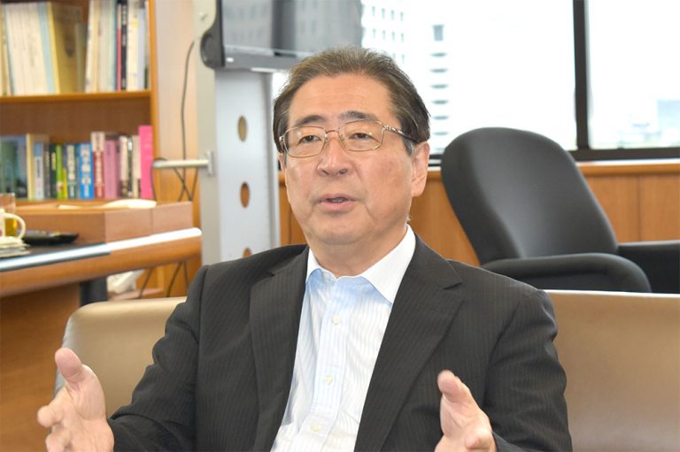 「未来へ見出す活路　鉄鋼・非鉄産業　次世代への展望」　経済産業事務次官　安藤久佳氏　世界需要捉える経営を　高付加価値、価格に反映へ