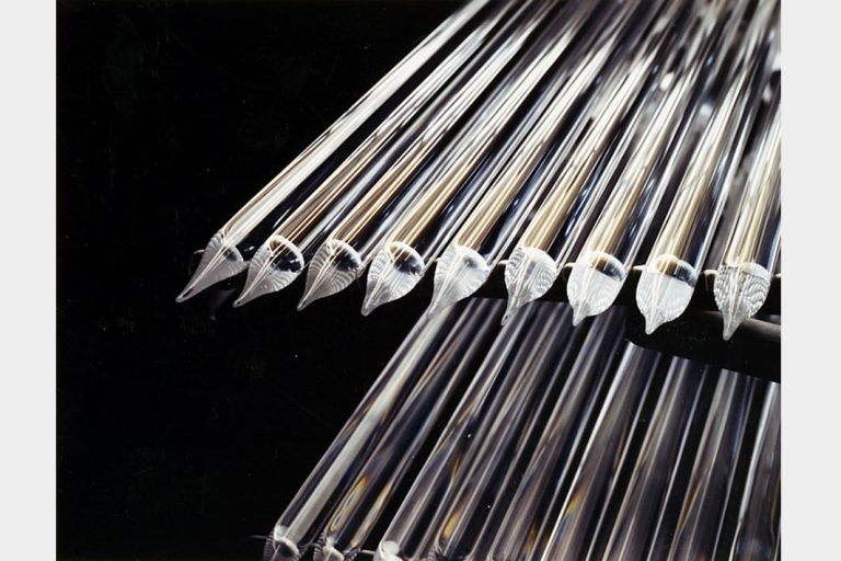 「未来へ見出す活路　電線、光ファイバー「酷暑の夏」」　生産性改善と差別化急ぐ　需要拡大も環境厳しく