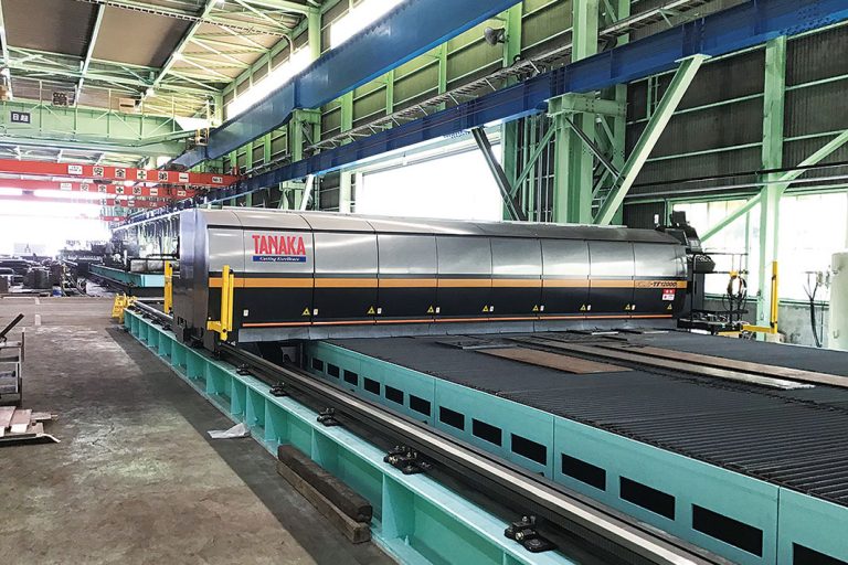 「未来へ　見出す活路　逆境に挑む厚板加工業者」次世代にらみ体制再構築　機能向上が生き残りの鍵