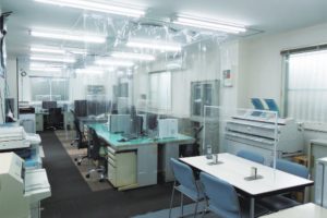 堀精工、事務所棟リニューアル　飛沫感染防止策を強化
