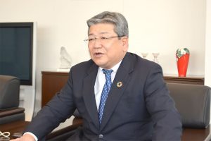 住友商事グローバルメタルズ　犬伏勝也副社長  新・鋼材本部長に聞く　市場俯瞰し戦略再構築　グローバル目線の提案力磨く