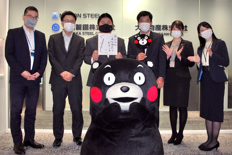 くまモン、大阪製鉄を訪問　熊本豪雨支援に「おうえんありがとうだモン」