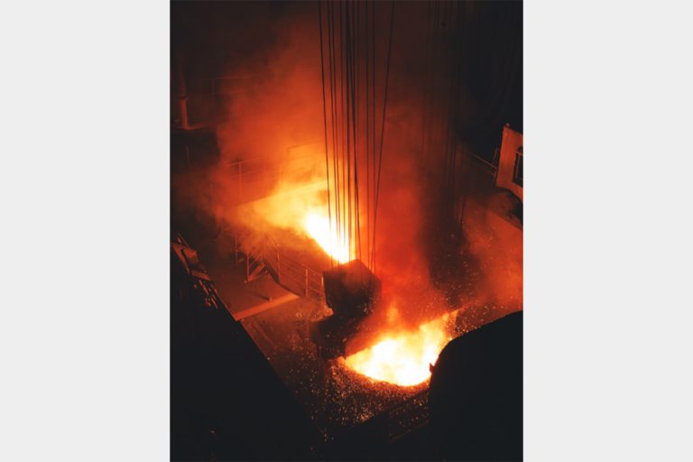 工場ルポ　千代田鋼鉄工業・綾瀬工場　新電炉でＣＯ2排出削減　環境対策の強化加速　操業体制変え生産効率化