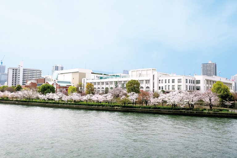 造幣局１５０年　近代銅産業の系譜（1）　世界最大の造幣工場　銅加工精錬の技術センター　金属産業の礎きずく