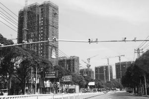 中国　不動産投資が拡大　20年前年比7％増　鉄鋼需要高位保持へ　内陸部も盛ん　粗鋼生産をけん引