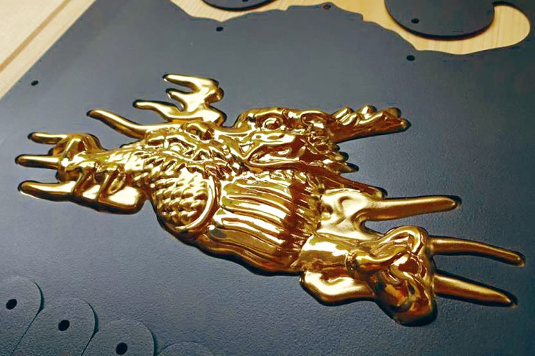 日本製鉄　チタン製根巻金物　広島の社寺建築に初採用