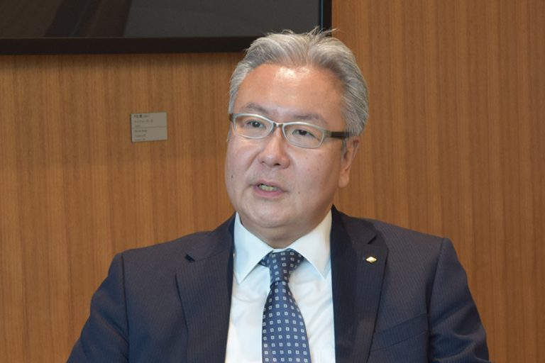 総合商社／金属トップに聞く／丸紅・金属本部長　桑田成一氏／鉄鉱石・銅が業績けん引／商品割組織に変革　脱炭素へ新事業展開