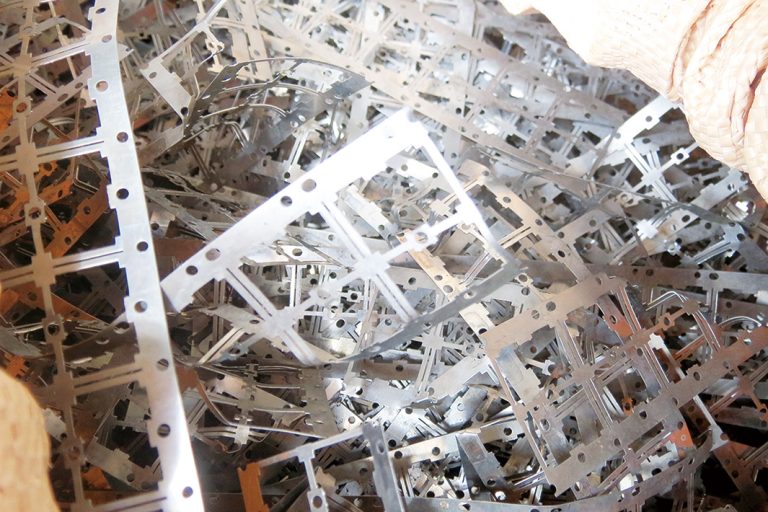 特金スクラップ　ナイモノ高に拍車