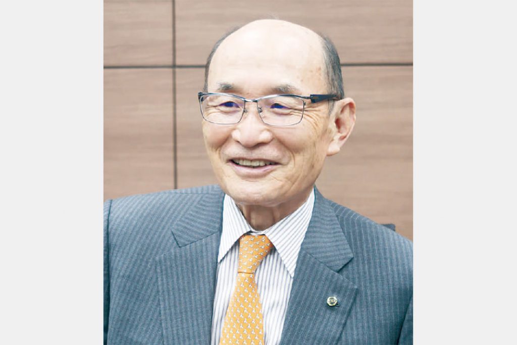 鉄鋼新経営　新たな成長に向けて／丸一鋼管会長兼ＣＥＯ／鈴木博之氏／中計目標、初年度達成へ／機動力と柔軟性武器に波乗る
