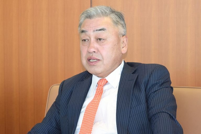 ＪＦＥ商事の経営戦略　小林俊文社長に聞く　利益400億円へ　成長分野に重点　自動車用鋼板、4極でＳＣＭ強化