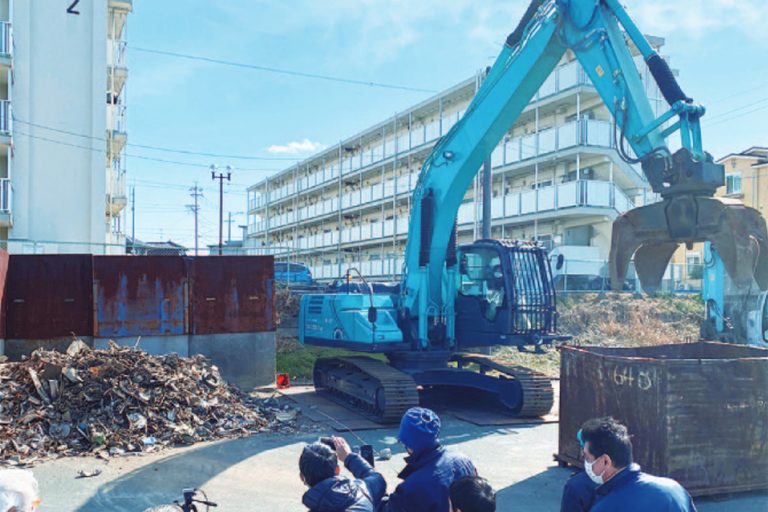 トーヨーメタル、産学連携で重機自動運転　屋外実証