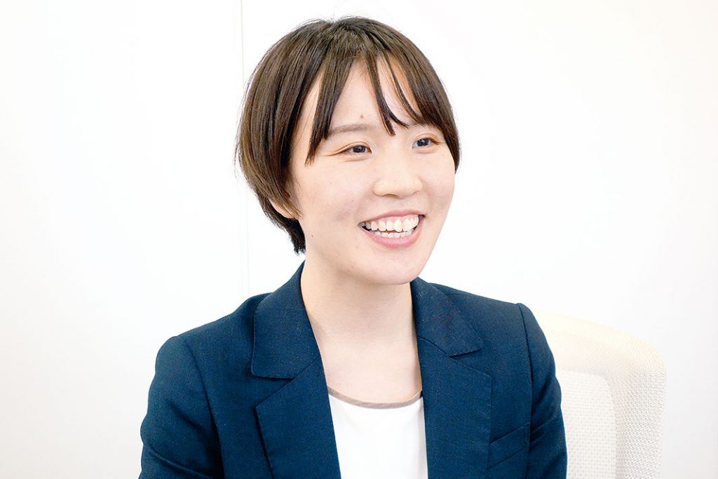 鉄鋼業界で働く／―女性営業職編―／インタビュー／丁寧な対応心掛ける