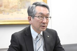 日本の特殊鋼／世界に誇る技術の粋／（9）／特殊鋼メーカートップに聞く／日本高周波鋼業　藤井晃二社長／CNへの設備更新着々