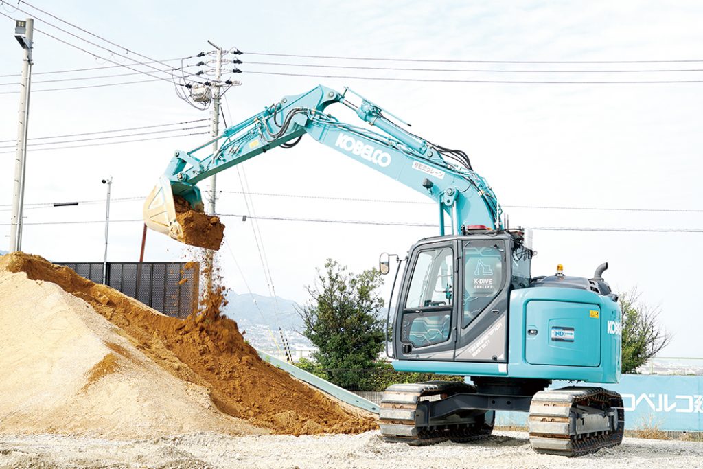 コベルコ建機、ＩＣＴへの取り組み（下）／距離を感じさせない臨場感／遠隔操作、建設業界に変革もたらす