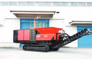 近畿工業　二軸破砕機に自走式型　スクラップ廃棄物発生現場で効率処理