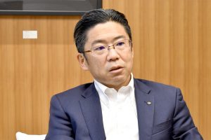 総合商社　金属トップに聞く／丸紅・金属本部長　土屋大介氏／拡張2案件　収益底上げ／素材ニーズにワンストップ対応