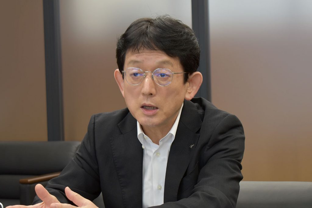 神鋼商事　非鉄金属本部長に聞く／専務執行役員　足達　雅人氏／サプライチェーンを再構築
