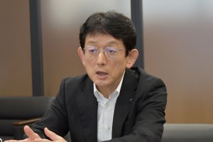 神鋼商事　非鉄金属本部長に聞く／専務執行役員　足達　雅人氏／サプライチェーンを再構築