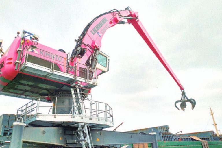 岐本金属が150トンクレーン導入　鉄スクラップ1万トン以上の大型船積みに対応