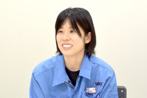 非鉄業界で働く／女性技術職編／インタビュー／免震部材の普及に注力