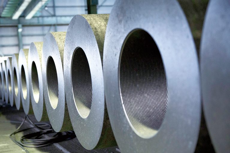 東海カーボン　黒鉛電極、大型サイズ強化