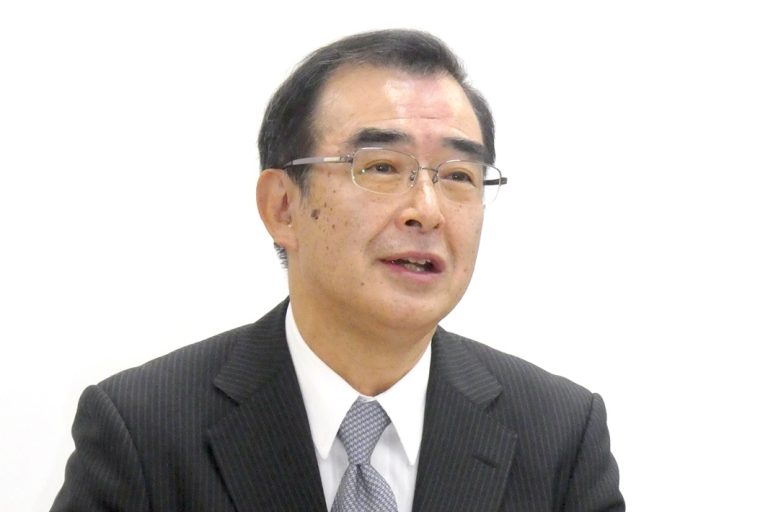 鉄鋼新経営　新たな成長に向けて／王子製鉄社長／田邉孝治氏／「一貫力強化」で飛躍図る／操業支援システム構築、最適体制へ