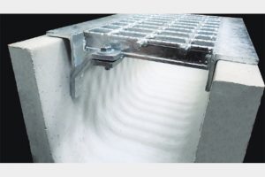 オカグレート　側溝施工不要グレーチング　初年度販売1万枚目指す　盗難防止も