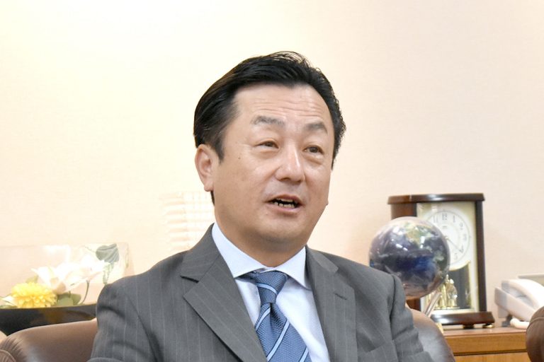 鉄鋼新経営　新たな成長に向けて／三菱製鋼社長／山口　淳氏／特殊鋼・ばねで稼ぐ力強化／ジャティム半製品、室蘭と連携