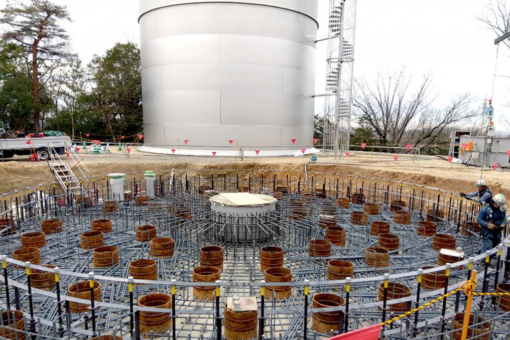 大津鉄工／ソーラーパネル架台の基礎杭及び架台の製作・施工・建築土木関連製品の製作