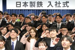 日本製鉄・入社式・サプライズゲストとして川口春奈さんが登壇