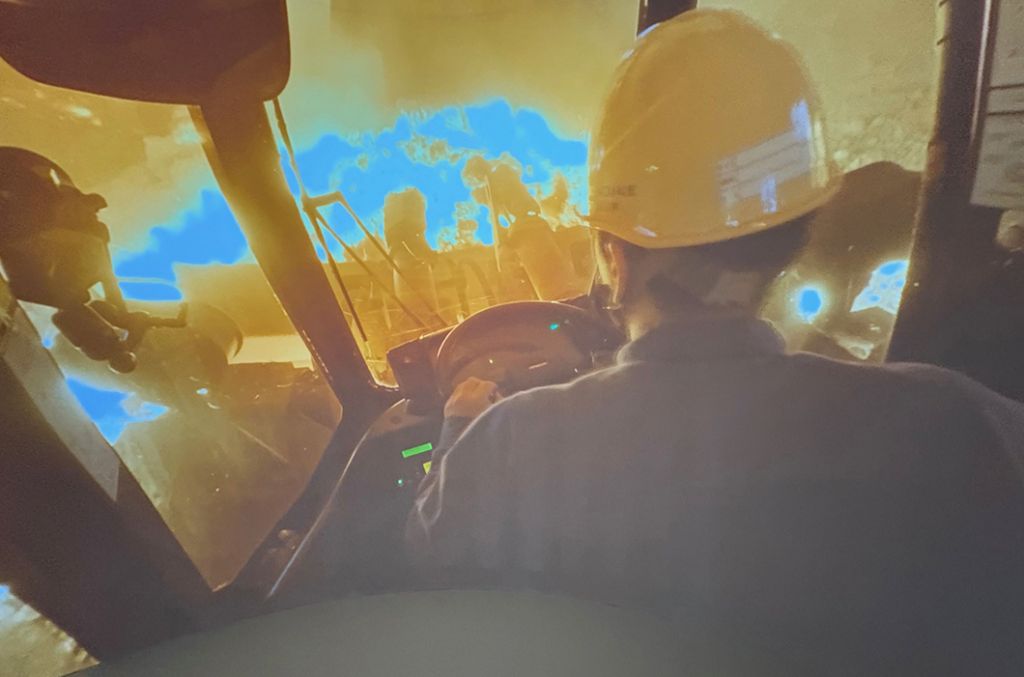 大阪・関西EXPO／鴻池運輸／特殊車両の運転体験／ドーム型ブースで迫力満点