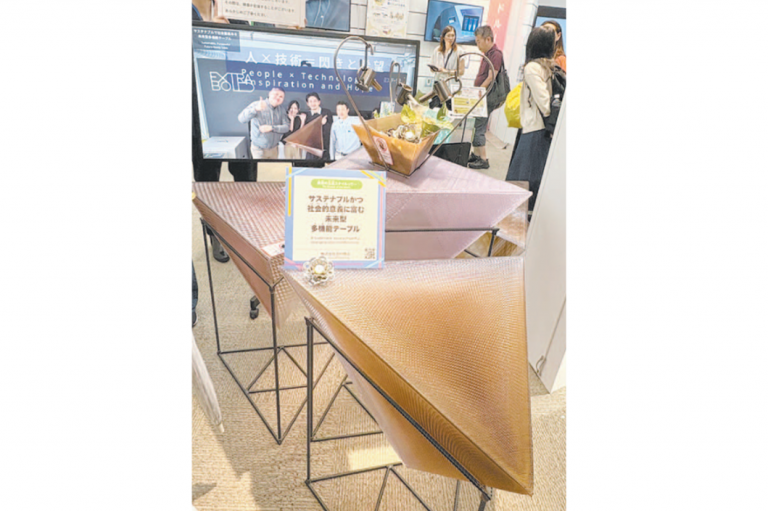 大阪・関西ＥＸＰＯ／田村商店のアップサイクル事業／鉄廃材活用　未来型テーブル展示