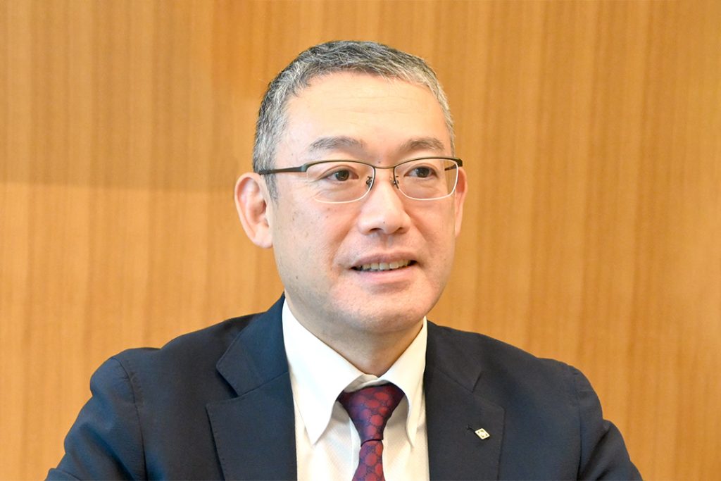 商社の経営戦略／１０年先を見据えて／丸紅　田口誠二執行役員金属部門長／成長領域で付加価値提供／川中・川下も太く　供給網を強化